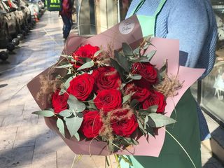 წითელი ვარდი(10 ცალი) M ზომა