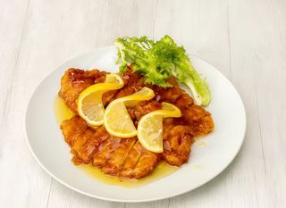 Pollo De Pechuga Frito con salsa limón