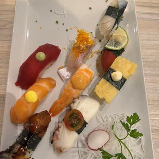 B04. Bandeja de nigiri (9 piezas)