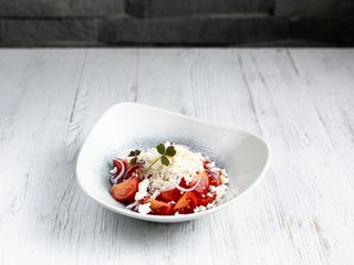 Салат з томатами та бринзою (270g)
