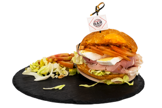 Bun curcuma con cotto e brie