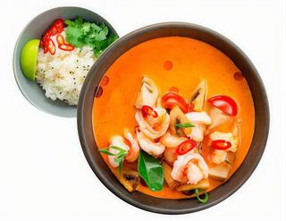 Том Ям з морепродуктами (450/100г)