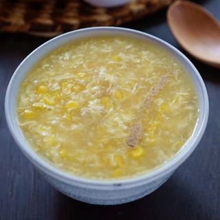 15 Zuppa con pollo, mais e uova