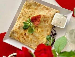 13D. Z kurczakiem, ananasem, kukurydzą i serem