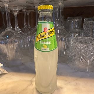 Scwheppes lemon