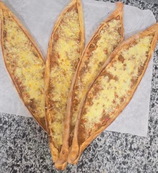 Pide de pui cu cașcaval