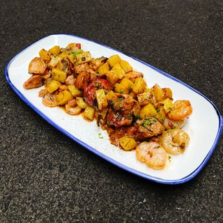 Frito de pulpo y gambas