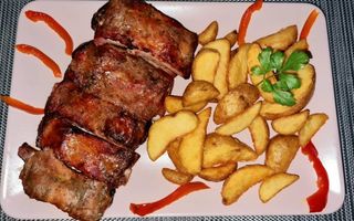 Coaste de porc la cuptor cu cartofi wedges