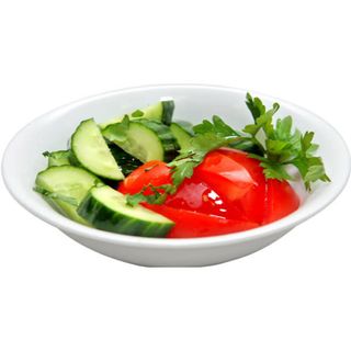 Свежие овощи с маслом.