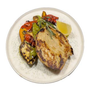 Пуешки стек с гриловани зеленчуци 300 г 