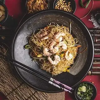 Spaghetti di riso con gamberi