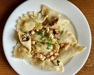 Pierogi z farszem z kaczki pieczonej