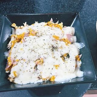 Patatas Con Queso Gratinado Y Carne Picada