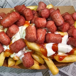 Ración De Salchipapas