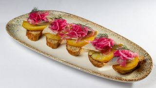 ქაშაყის ბრუსკეტი ჭვავის პურით