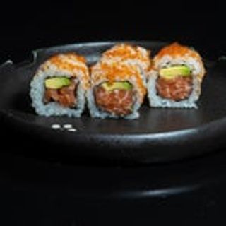 92 Uramaki sake avocado