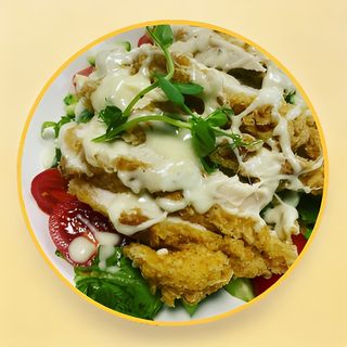 Salată crispy de pui