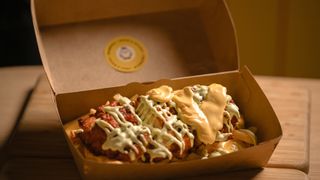 წიწილას მდნარი ყველის ლანჩი