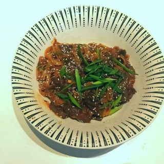 Gochugaru Bokk-eummyeon z wołowiną