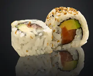 134 Salmón Roll (8 Uds.)
