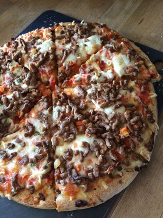 Pizza Bolognaise