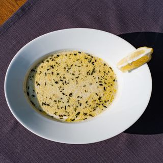 Ciorbă de pui cu ciuperci şi tarhon