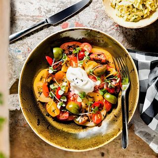 Свинско месо с лук (500г)