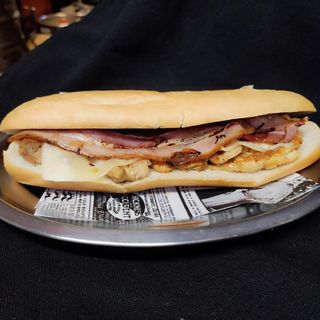 Pollo a la plancha con queso y bacon