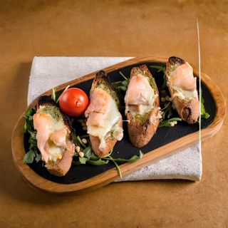 Bruschetii sa lososom