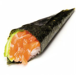 30. Temaki de salmón y aguacate (1ud.) / Salmon and avocado temaki (1piece)