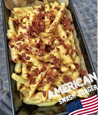 Patatine cheddar e bacon