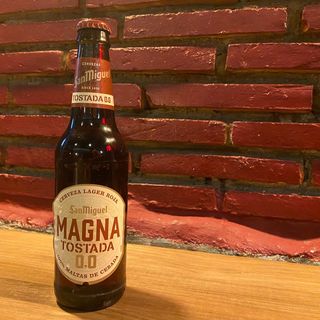 Cerveza 0'0 MAGNA TOSTADA / San Miguel (33 cl.)