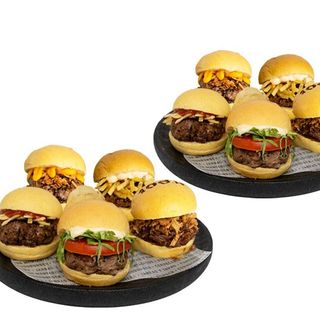 Combo para cuatro: MontyBurgers con ración 