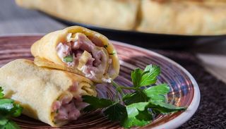 Млинець з шинкою та Сулугуні (290г)