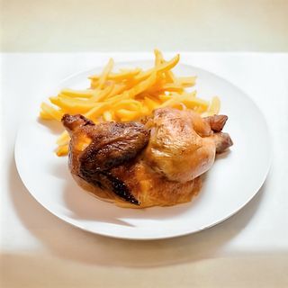 1/2 poulet braisé + frites