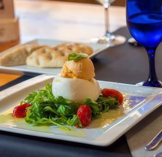 Burrata Tartufata Con Contrasto Di Pomodoro