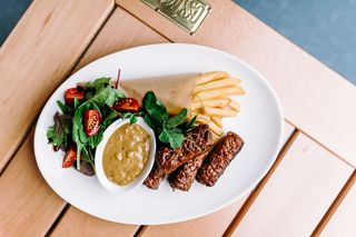 Mititei Ciucan cu muștar de casă si cartofi pai