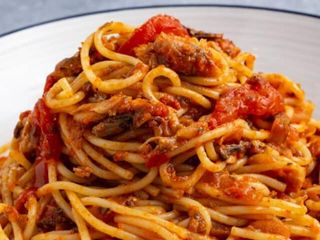 Veggies Spag/Jollof Spag + Fish/chicken + Fanta