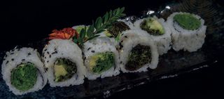 202. Uramaki vegetariano
