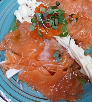 Ensalada Salmón Marinado