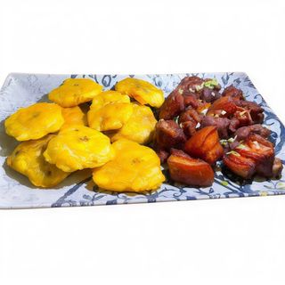 Chicharrón Con Patacones