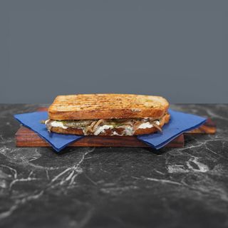 9. Stracciatella, acciughe e bagnet verde