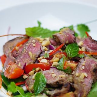 BEEF SALAD/Ensalada De Ternera