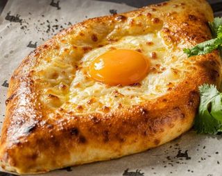 ხაჭაპური აჭარულ სტილში