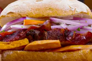 Pan Con Chicharrón