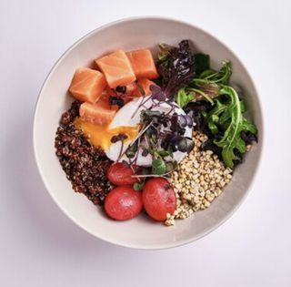 Поке боул с лососем