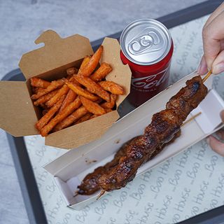 MENIU YAKITORI PORC + Fresh Fries + 1 x soft drink