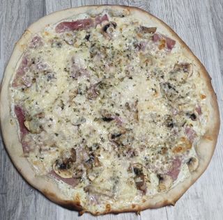 Pizza Carbonara (30 Cm.)