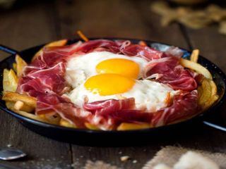 Huevos Rotos Con Jamón