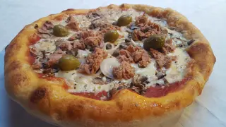 Pizza Al tonno